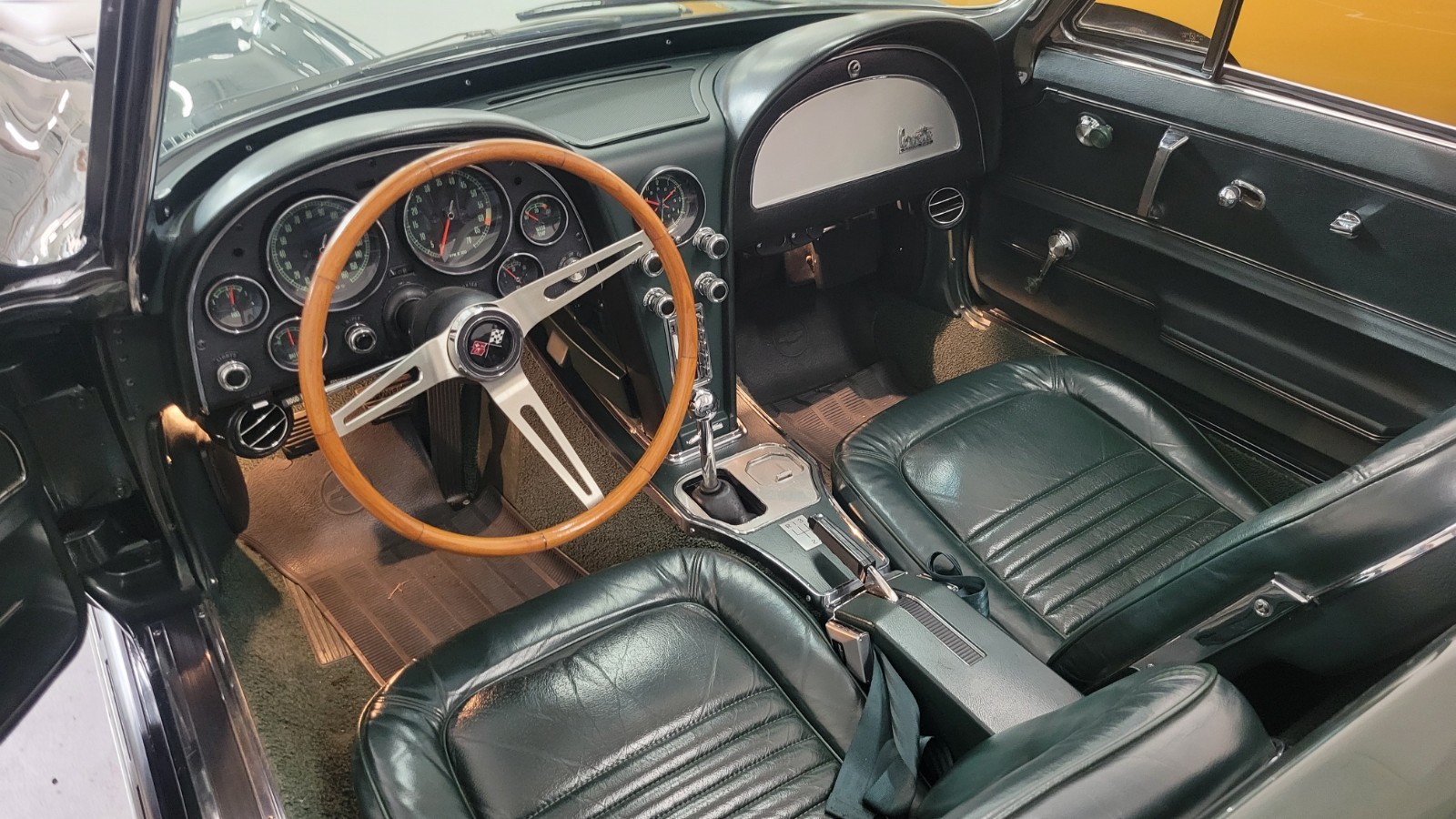 Chevrolet-Corvette-1967-Convertible-11