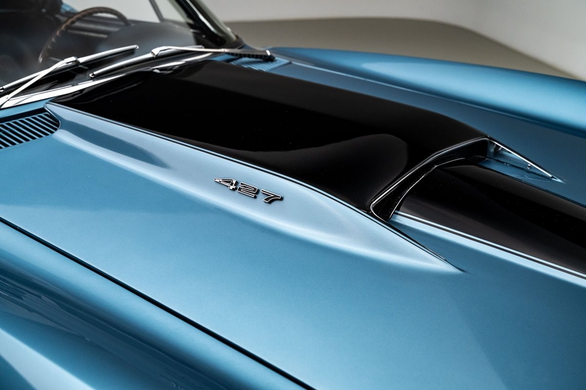 Chevrolet-Corvette-1967-Convertible-13