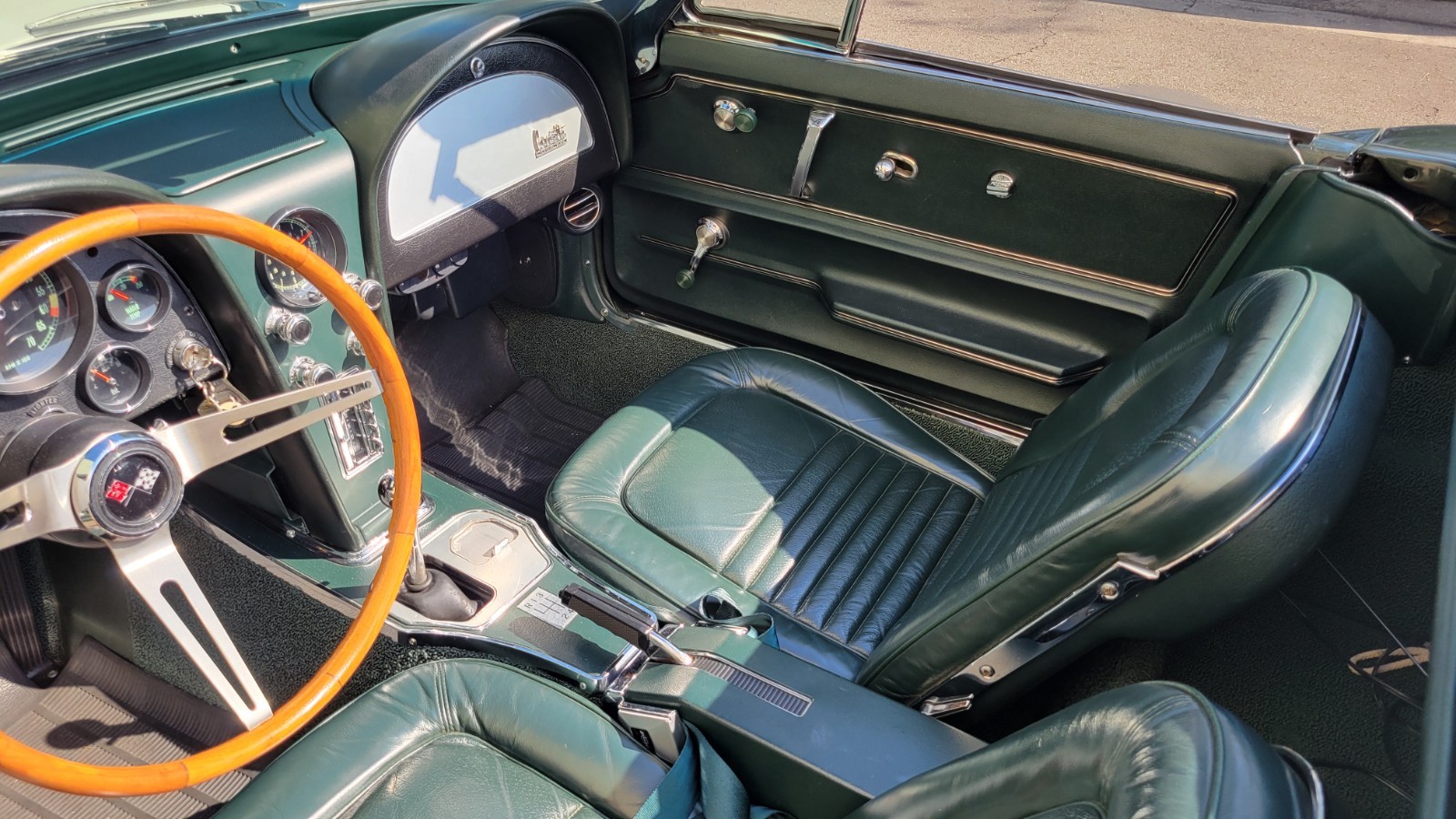 Chevrolet-Corvette-1967-Convertible-15