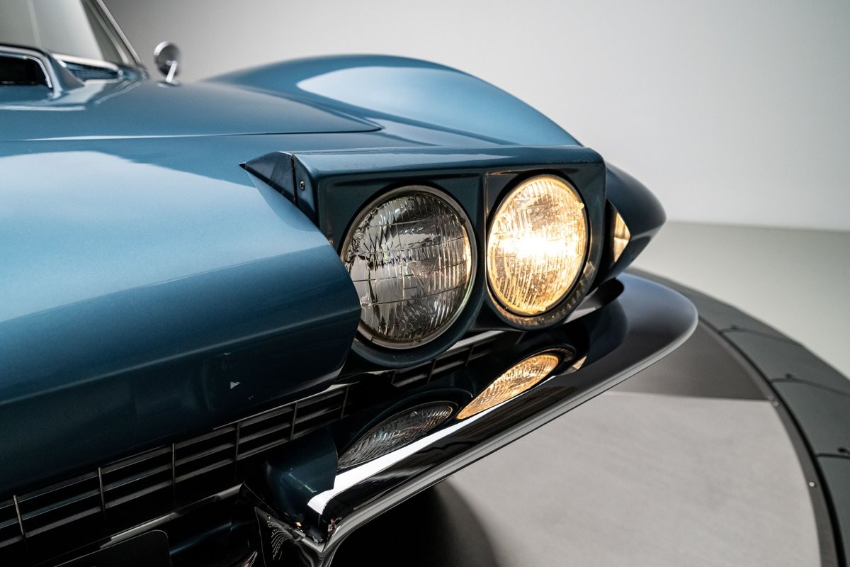 Chevrolet-Corvette-1967-Convertible-16