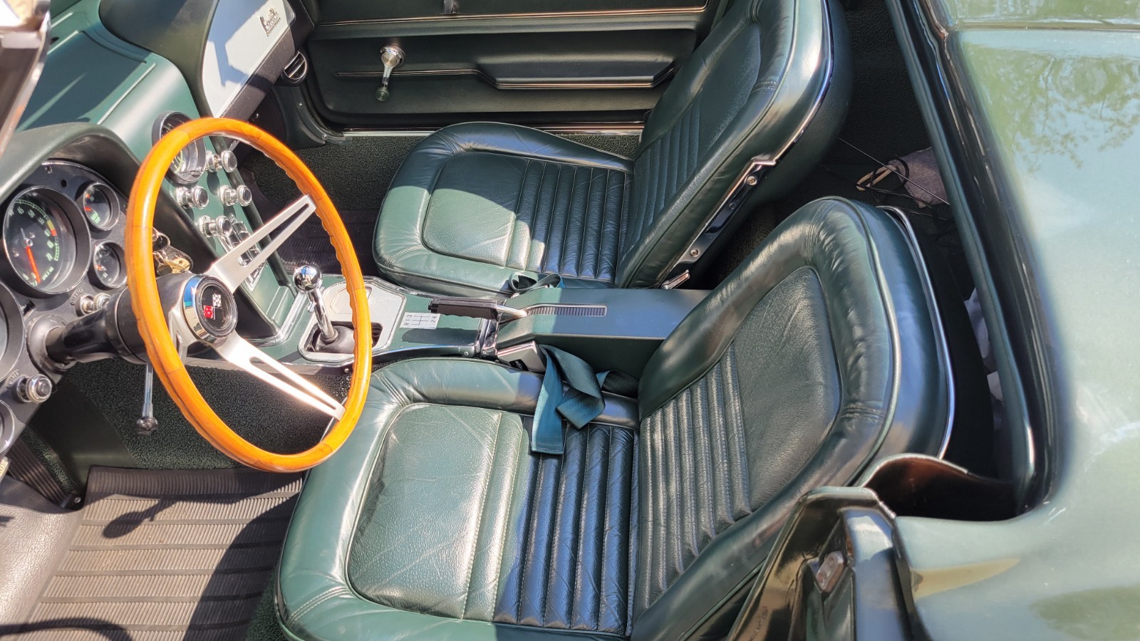 Chevrolet-Corvette-1967-Convertible-16