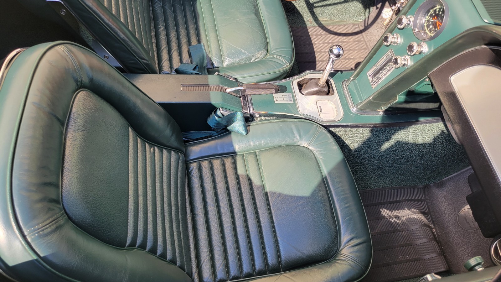 Chevrolet-Corvette-1967-Convertible-17