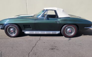 Chevrolet-Corvette-1967-Convertible-2