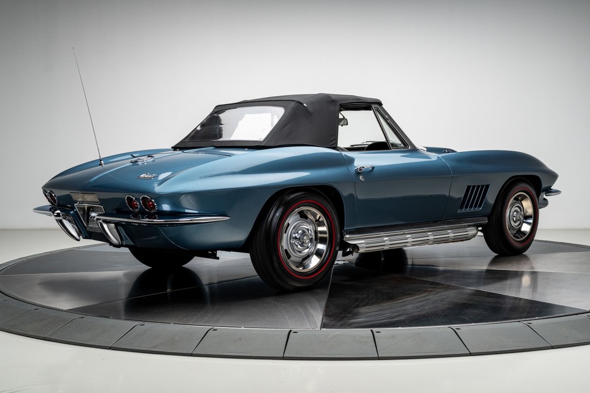 Chevrolet-Corvette-1967-Convertible-21
