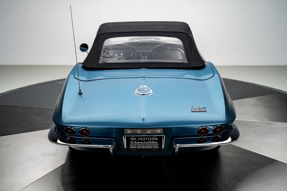 Chevrolet-Corvette-1967-Convertible-24