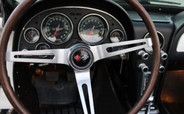 Chevrolet-Corvette-1967-Convertible-26