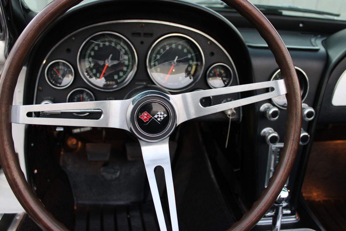 Chevrolet-Corvette-1967-Convertible-26