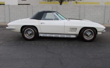 Chevrolet-Corvette-1967-Convertible-3