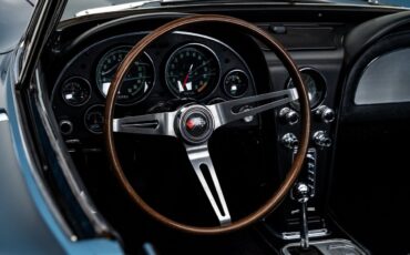 Chevrolet-Corvette-1967-Convertible-3