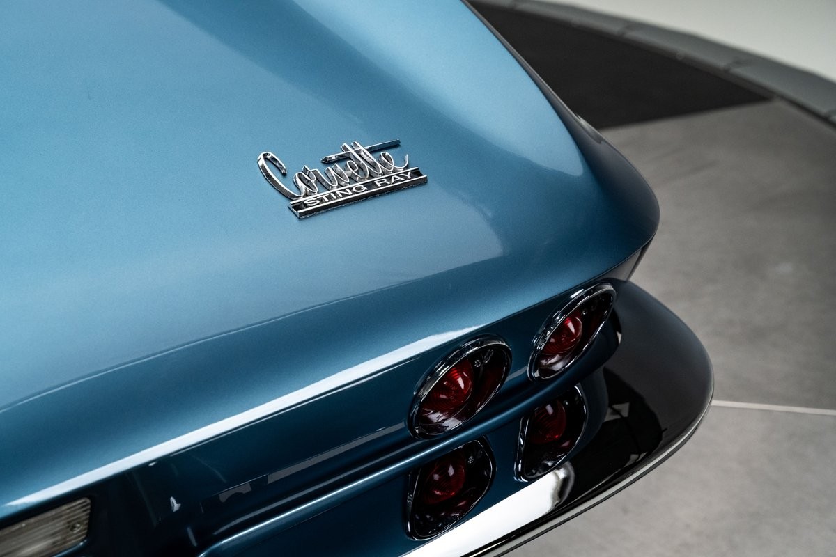 Chevrolet-Corvette-1967-Convertible-31