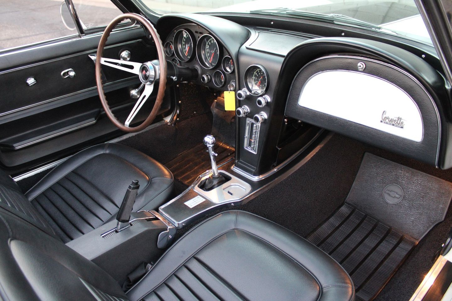 Chevrolet-Corvette-1967-Convertible-32