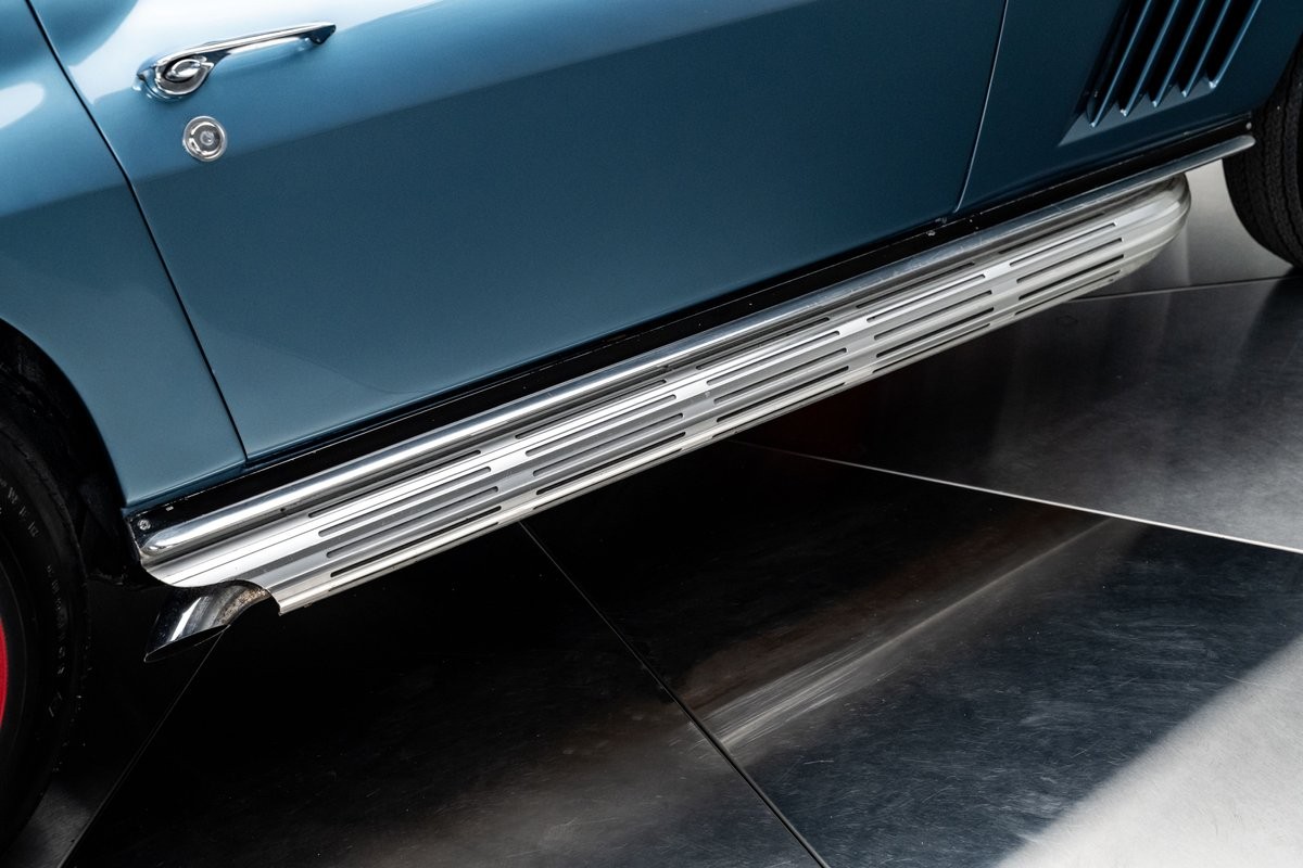 Chevrolet-Corvette-1967-Convertible-32