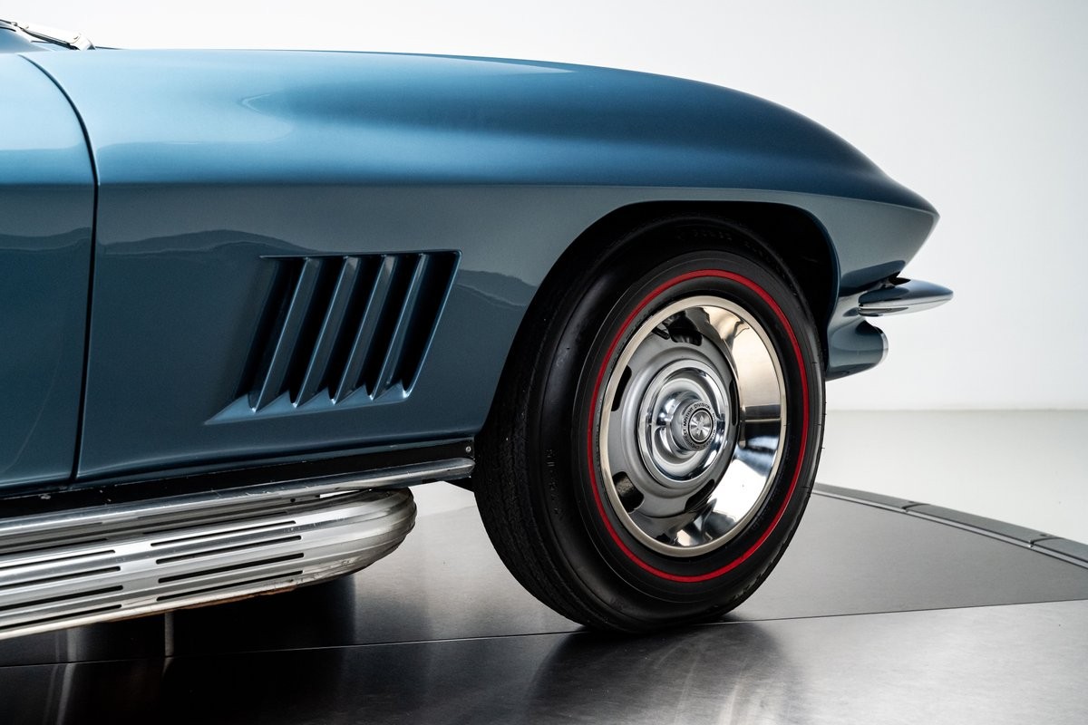 Chevrolet-Corvette-1967-Convertible-33
