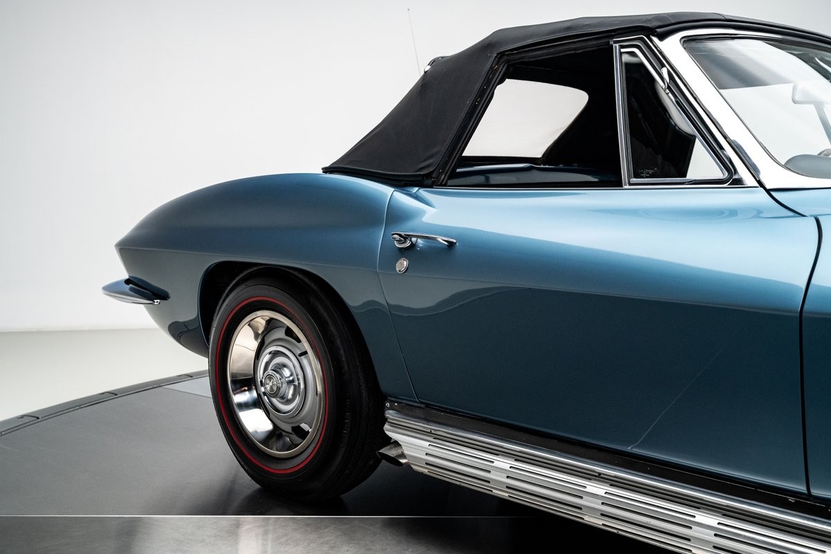 Chevrolet-Corvette-1967-Convertible-34
