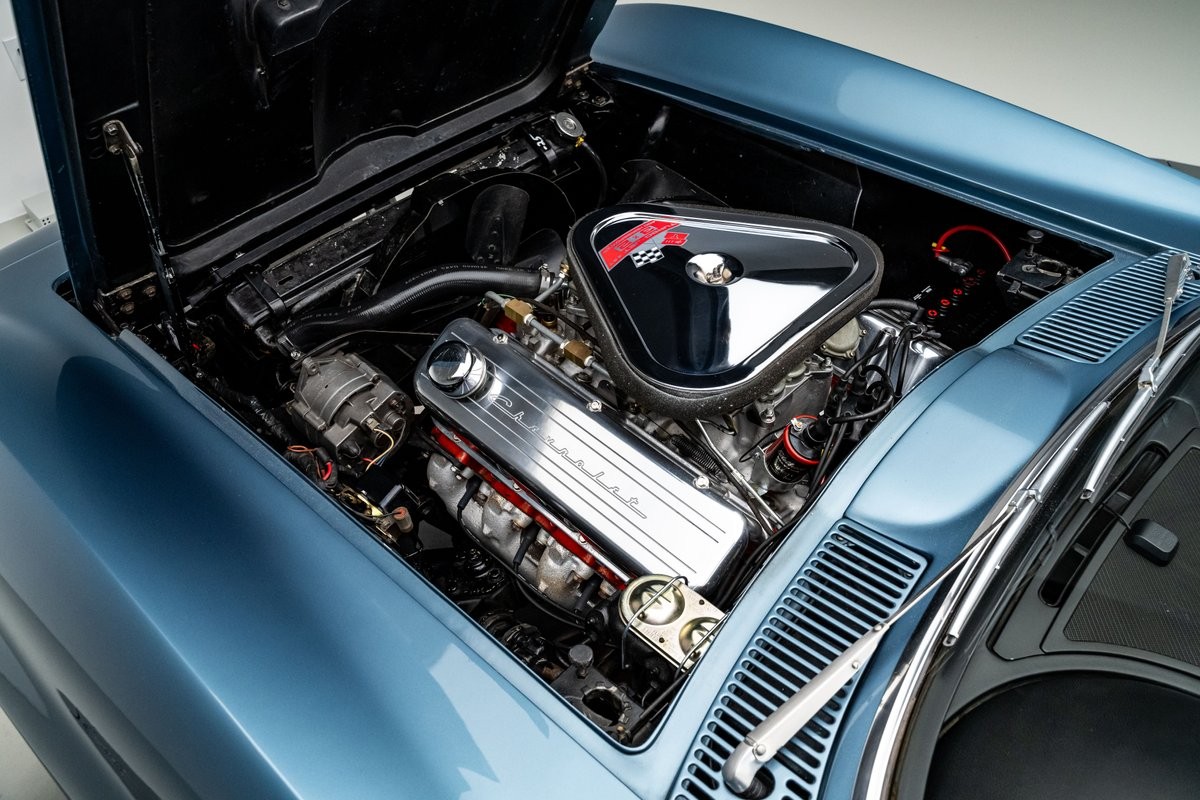 Chevrolet-Corvette-1967-Convertible-37