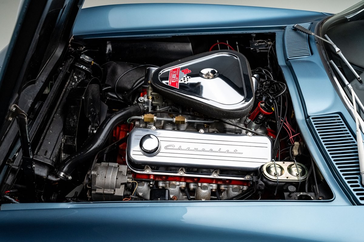 Chevrolet-Corvette-1967-Convertible-38