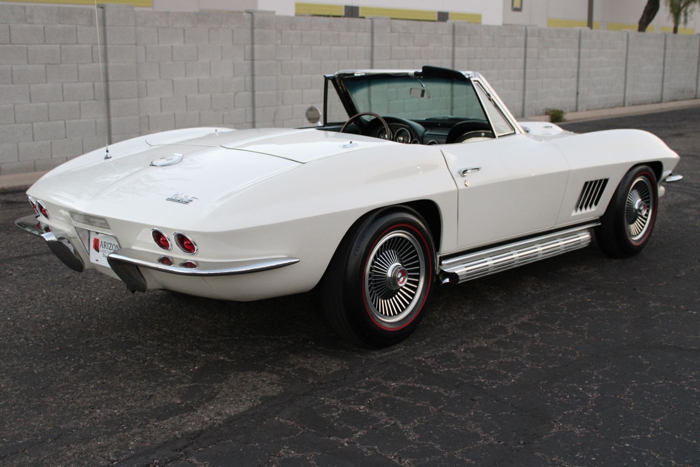 Chevrolet-Corvette-1967-Convertible-4