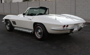 Chevrolet-Corvette-1967-Convertible-7