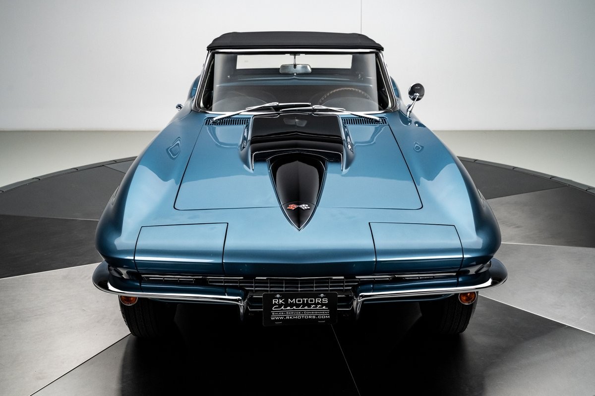Chevrolet-Corvette-1967-Convertible-8