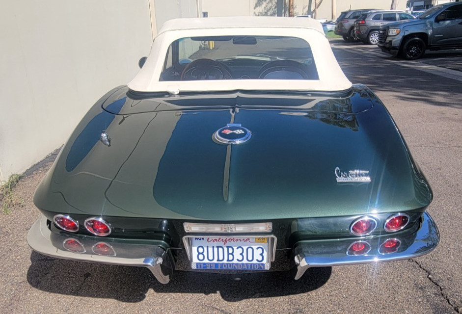 Chevrolet-Corvette-1967-Convertible-8