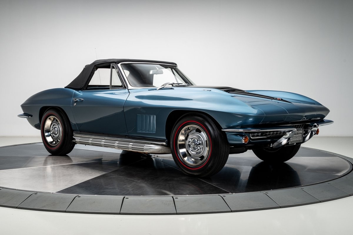 Chevrolet-Corvette-1967-Convertible-9