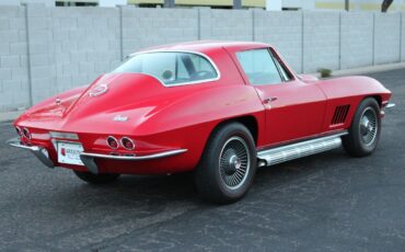 Chevrolet-Corvette-1967-Coupe-3