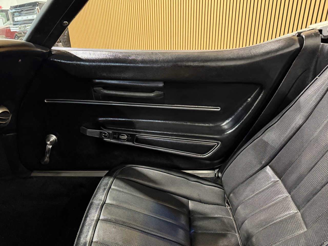 Chevrolet-Corvette-1968-American-Muscle-Car-14