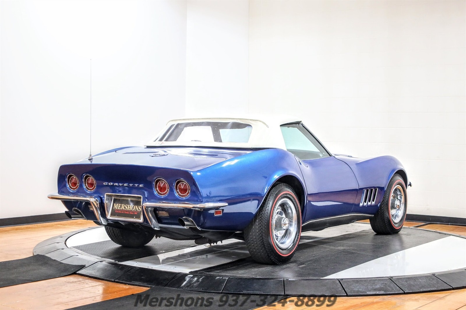 Chevrolet-Corvette-1968-Convertible-10