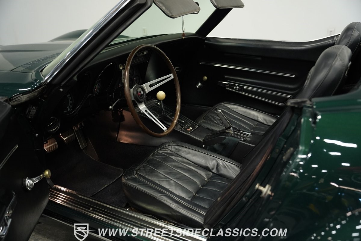 Chevrolet-Corvette-1968-Convertible-4