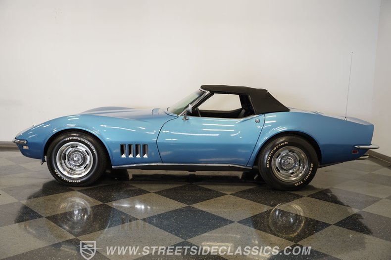Chevrolet-Corvette-1968-Lemans-Blue-Black-25