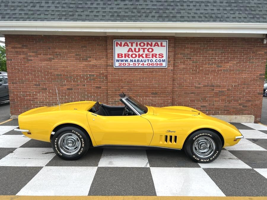 Chevrolet-Corvette-1969-Convertible-1