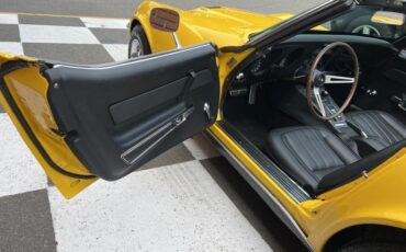 Chevrolet-Corvette-1969-Convertible-23