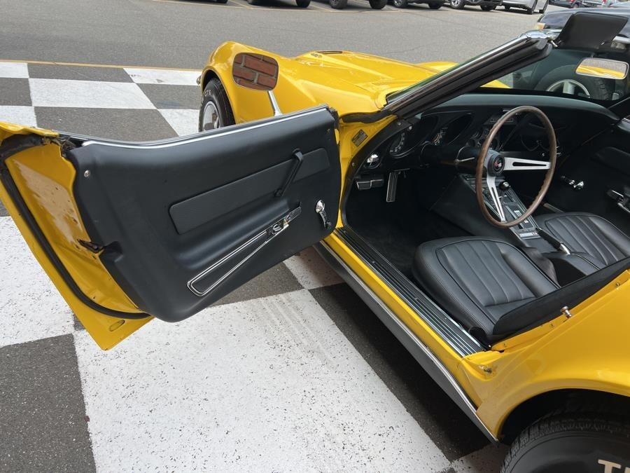 Chevrolet-Corvette-1969-Convertible-23