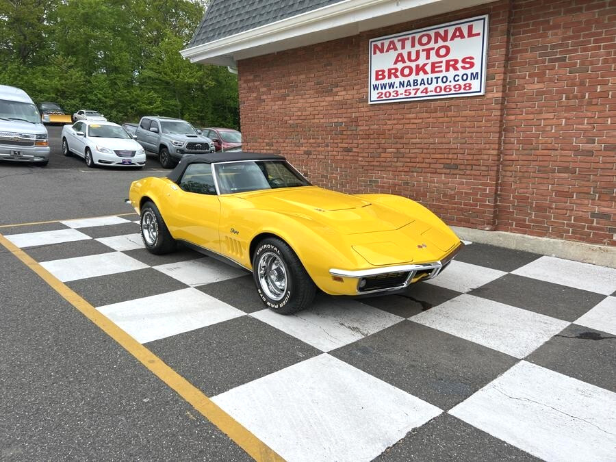 Chevrolet-Corvette-1969-Convertible-3