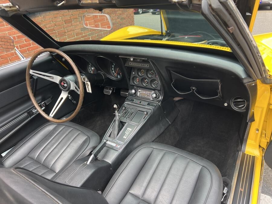 Chevrolet-Corvette-1969-Convertible-30