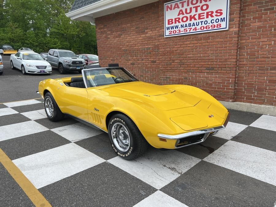 Chevrolet-Corvette-1969-Convertible-4
