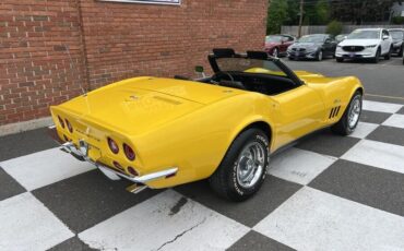 Chevrolet-Corvette-1969-Convertible-9