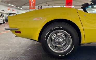 Chevrolet-Corvette-1970-29