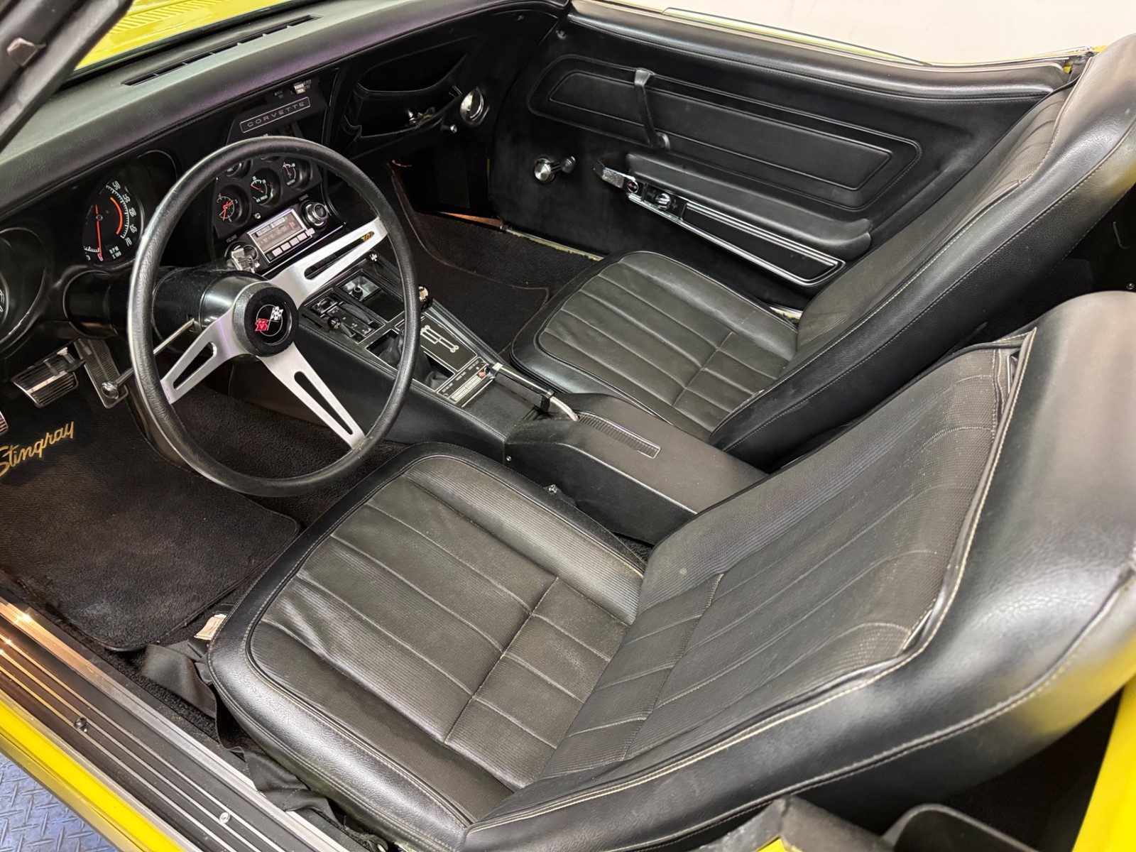 Chevrolet-Corvette-1970-33