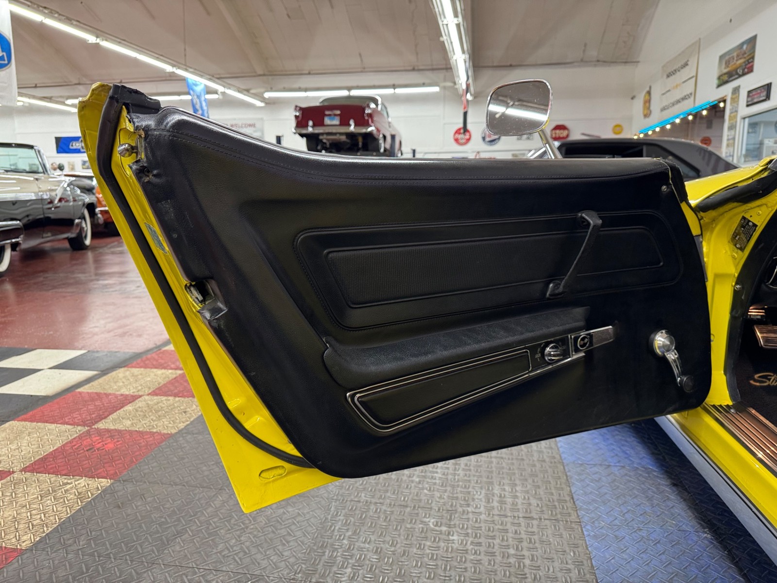 Chevrolet-Corvette-1970-39