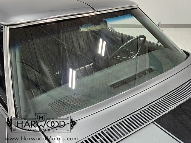 Chevrolet-Corvette-1971-Coupe-30