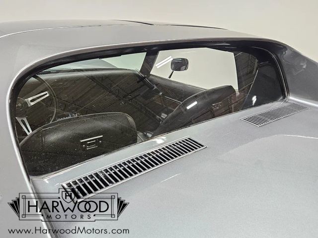 Chevrolet-Corvette-1971-Coupe-36