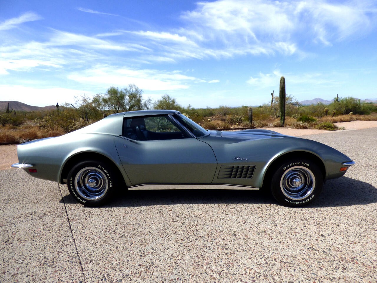 Chevrolet-Corvette-1972-American-Muscle-Car-12