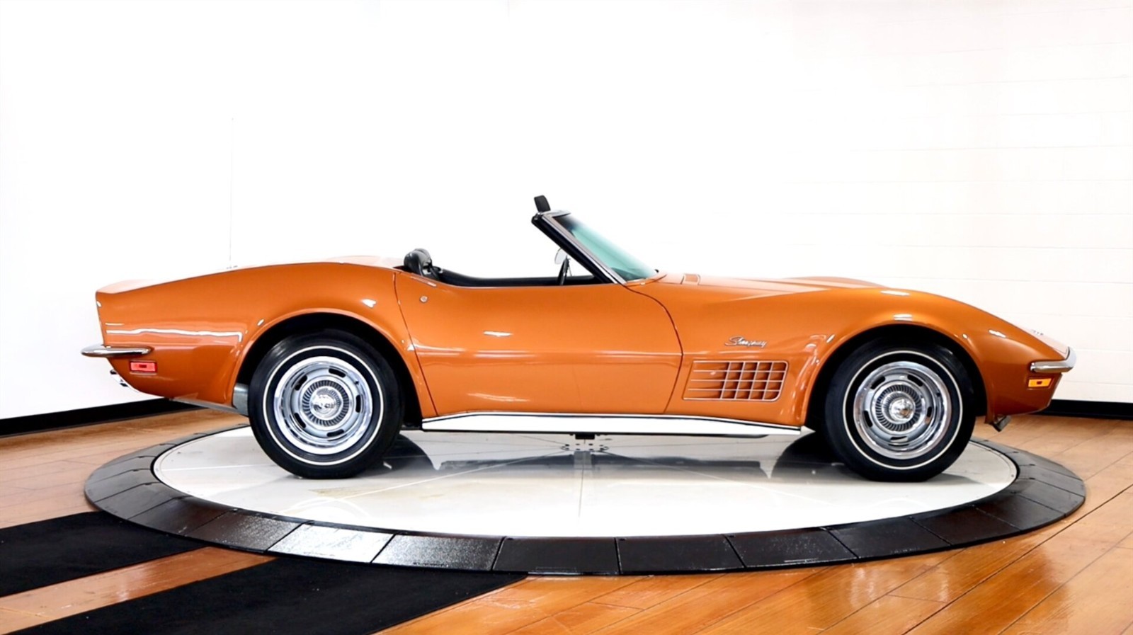 Chevrolet-Corvette-1972-Convertible-1