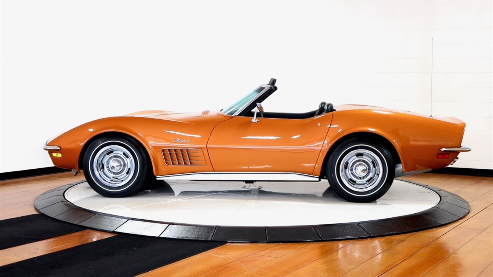 Chevrolet-Corvette-1972-Convertible-14