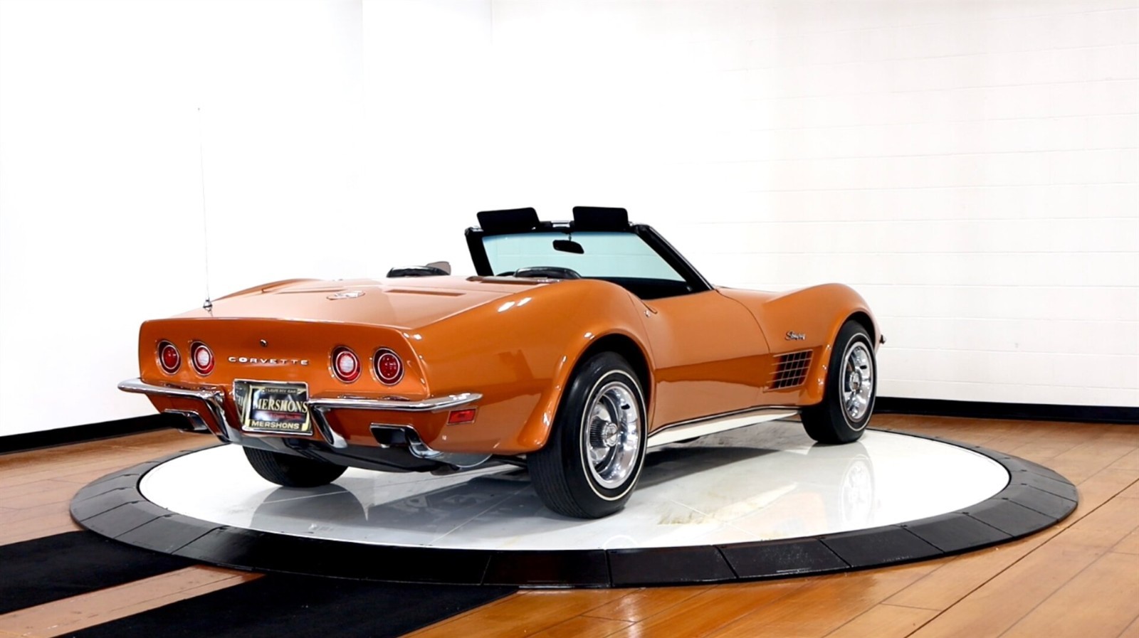Chevrolet-Corvette-1972-Convertible-2