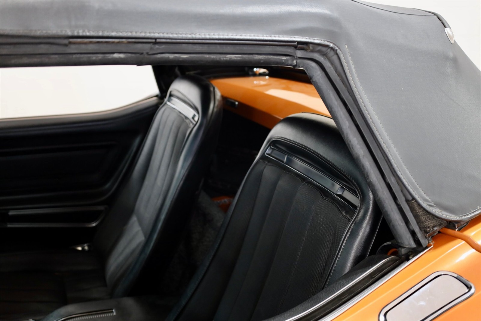 Chevrolet-Corvette-1972-Convertible-8