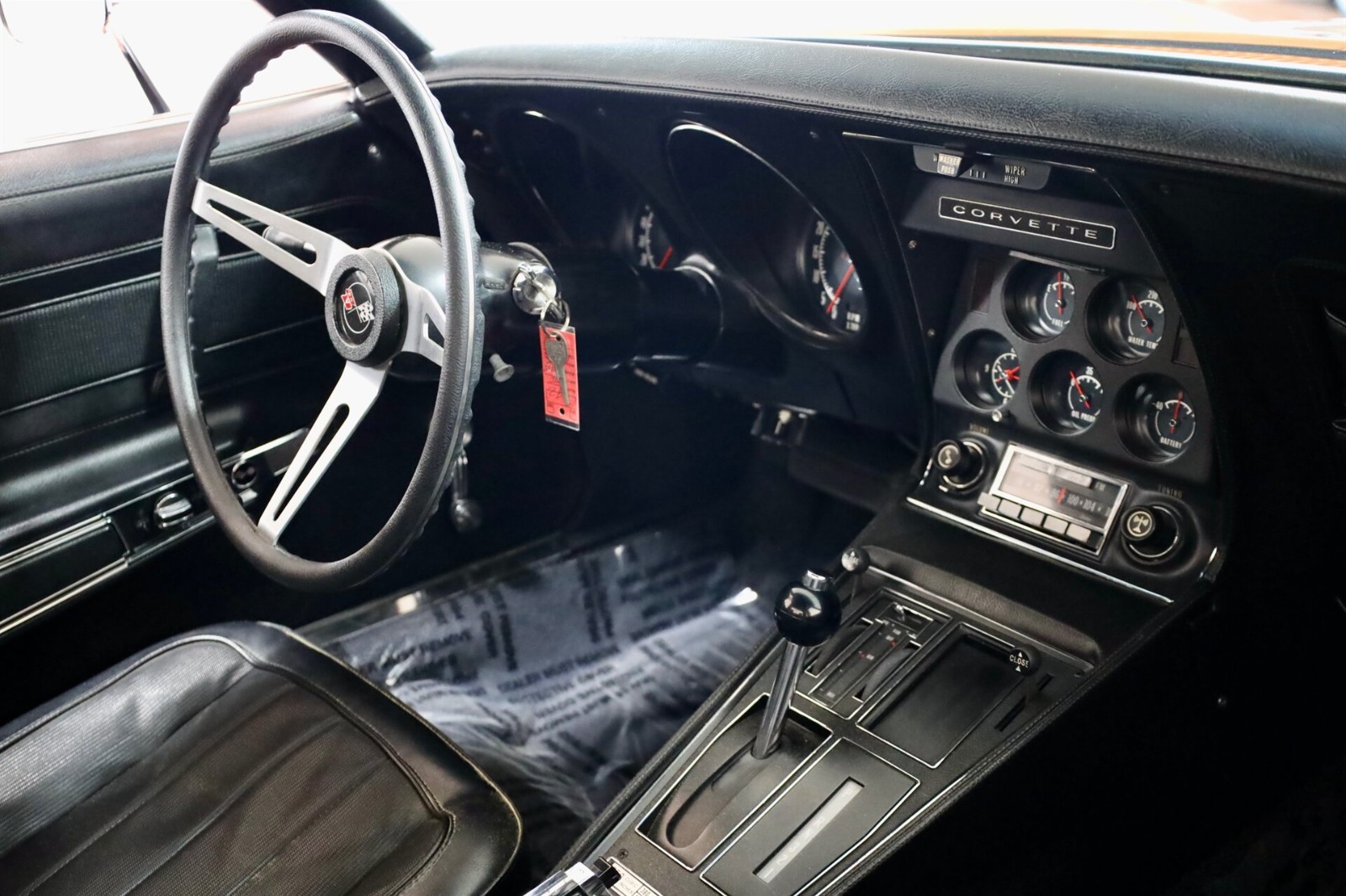 Chevrolet-Corvette-1972-Convertible-9