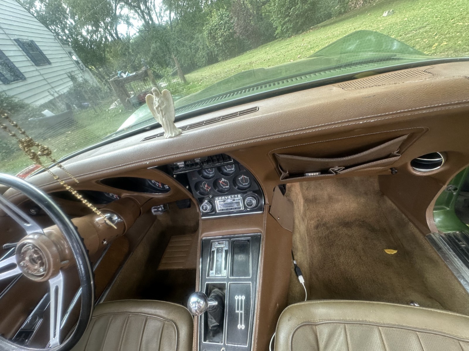 Chevrolet-Corvette-1972-Coupe-11