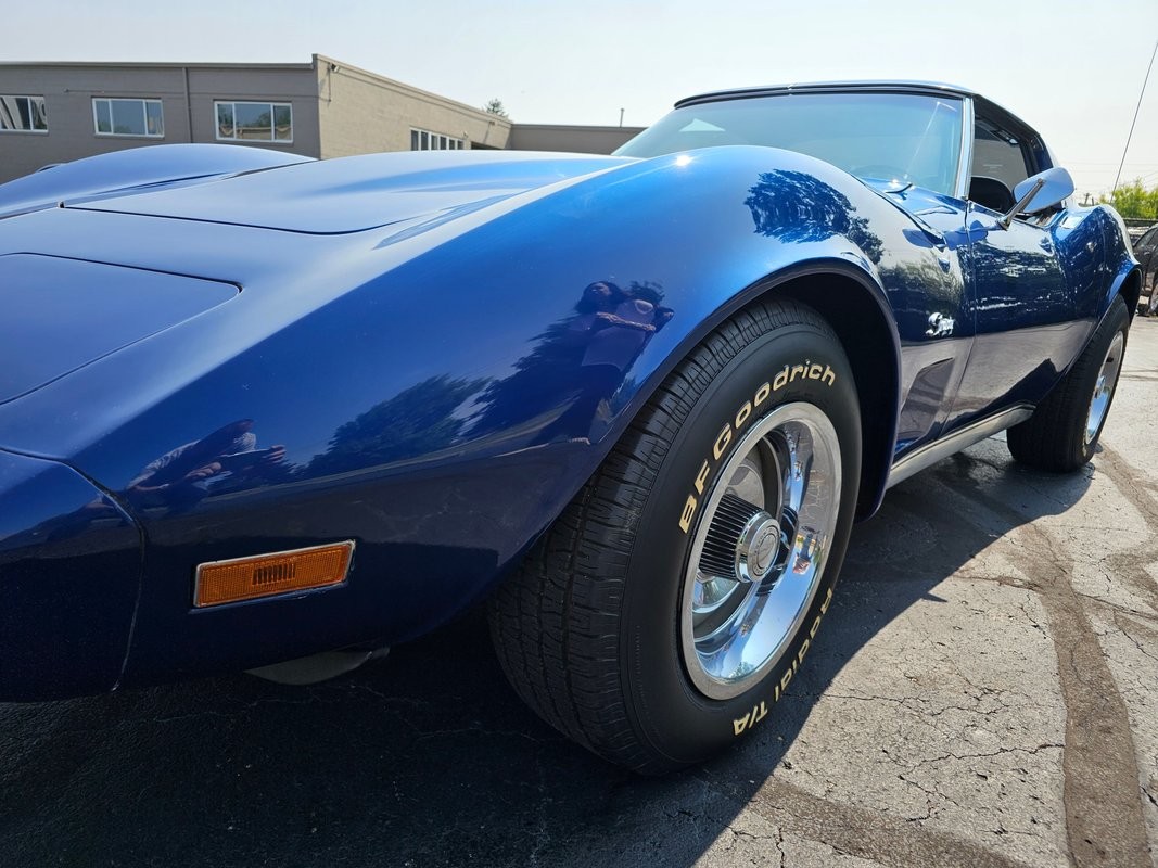 Chevrolet-Corvette-1973-14